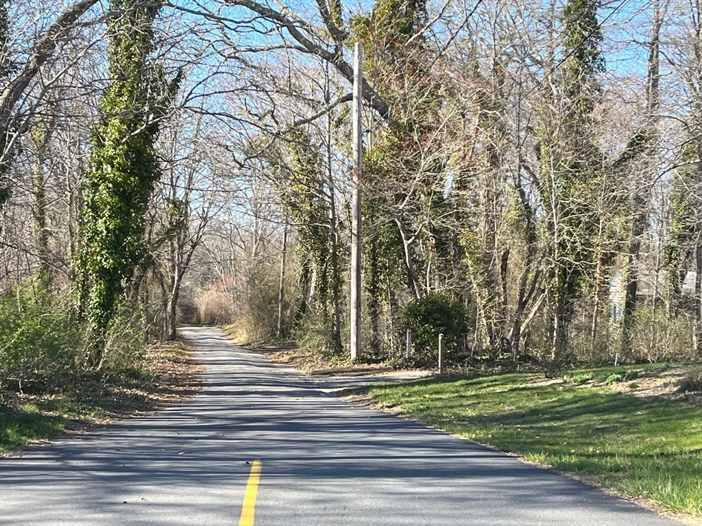 32 Locust Rd