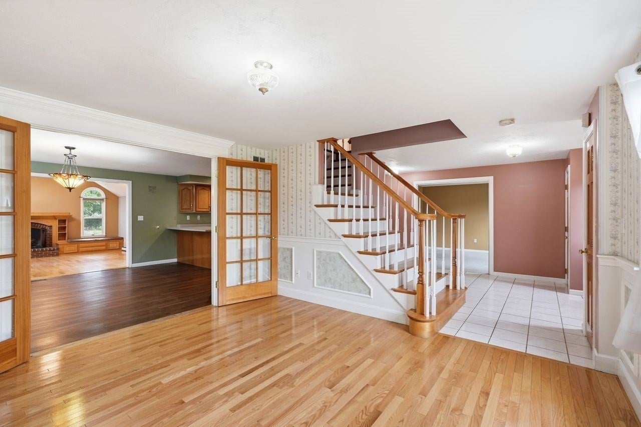7 Rising Sun Ln