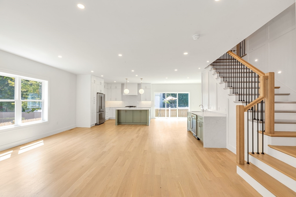 49 Corbett Ave