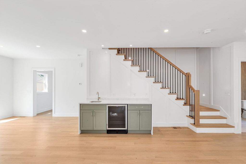 49 Corbett Ave