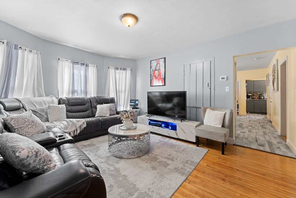 11 Taylor Ave