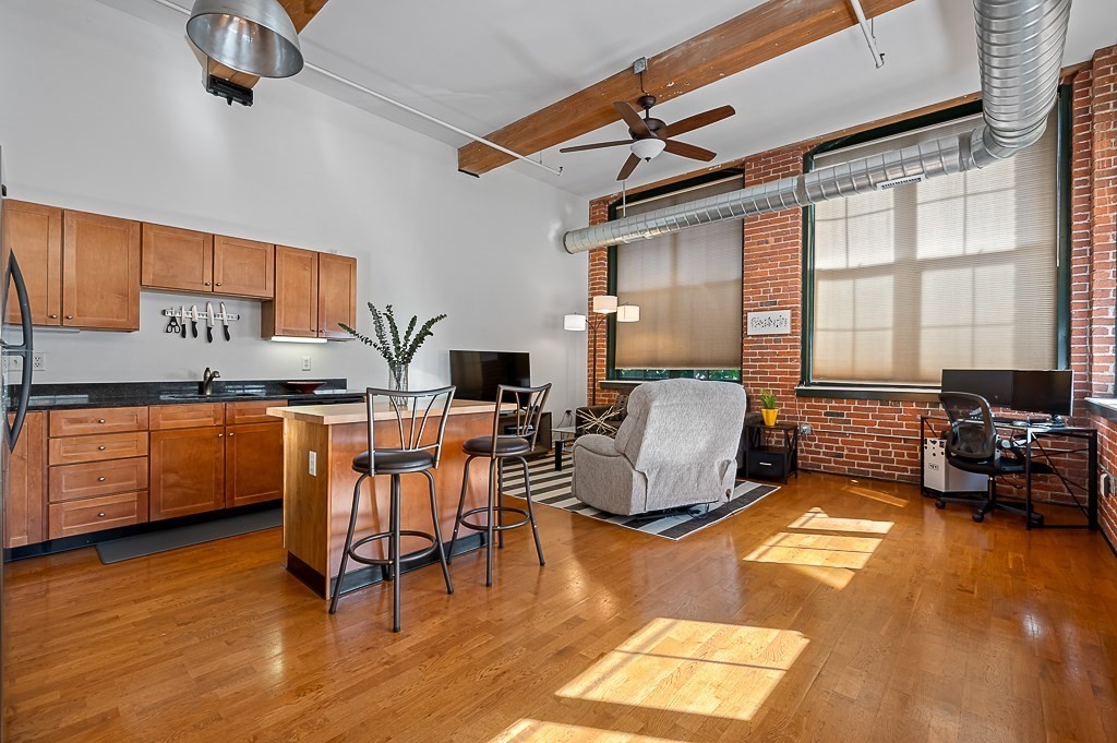 160 Fremont St 204