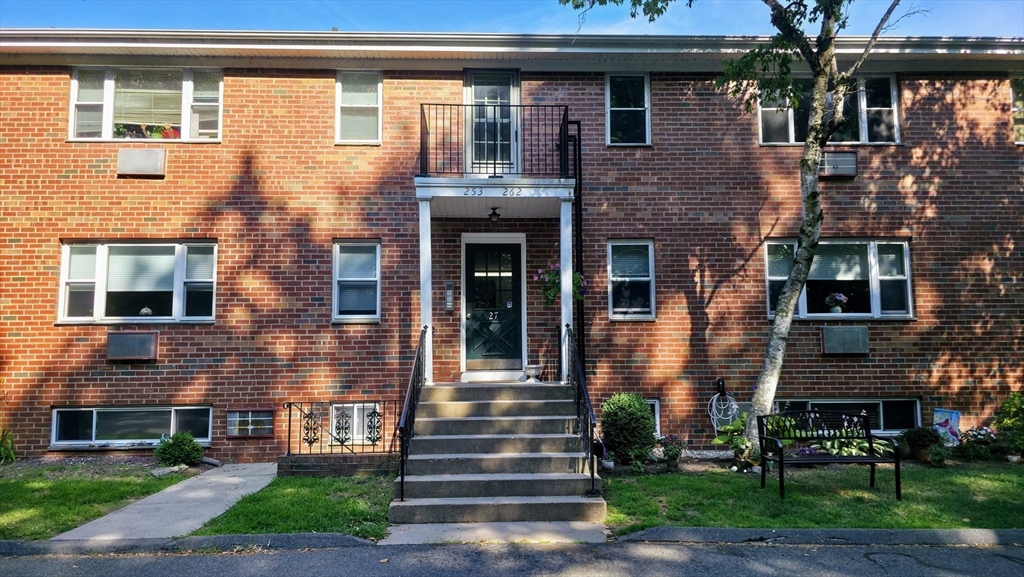 261 Regency Park Dr 261