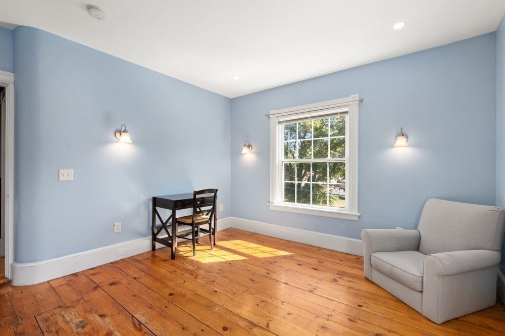 15 Perry St, Danvers, MA Photo #27