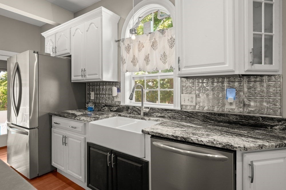 15 Perry St, Danvers, MA Photo #6