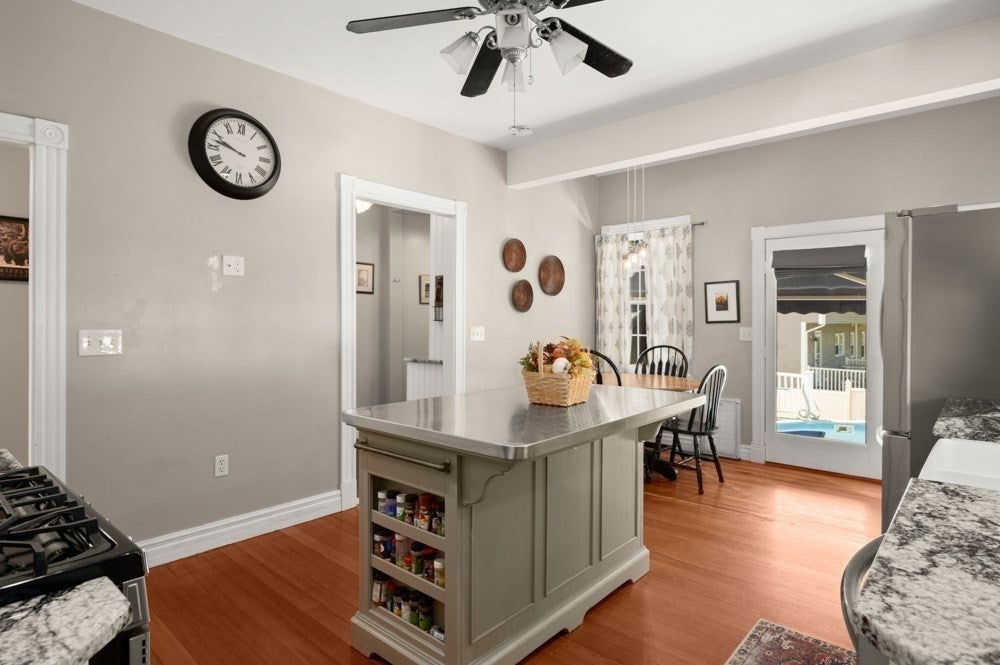 15 Perry St, Danvers, MA Photo #8