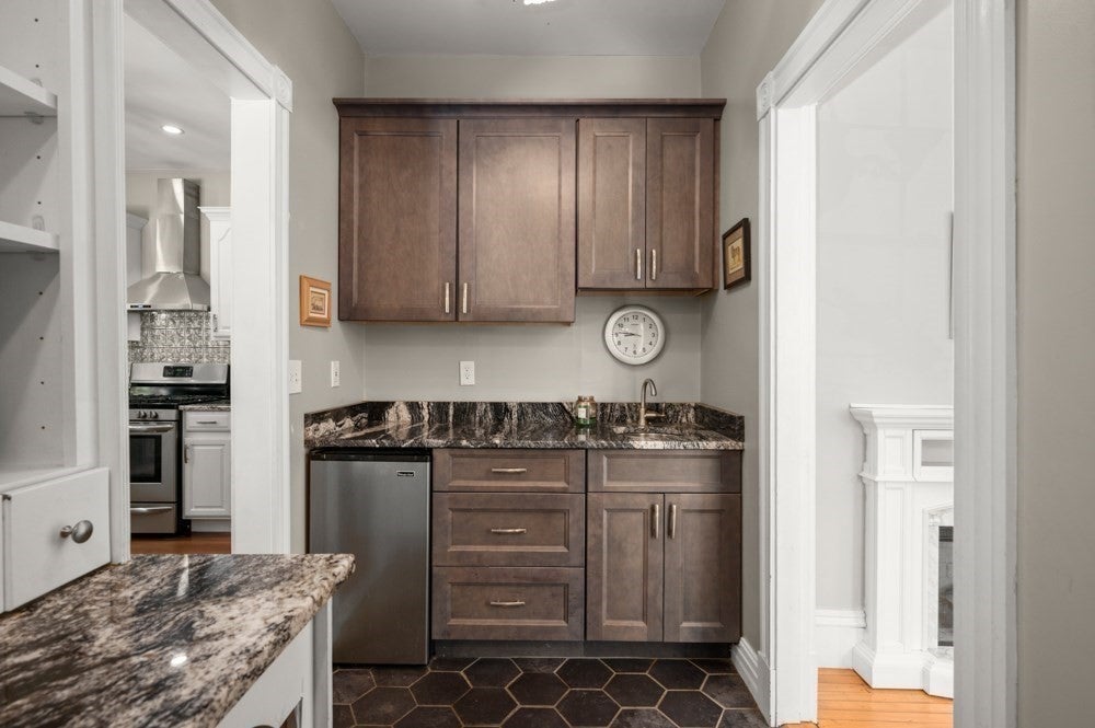 15 Perry St, Danvers, MA Photo #11
