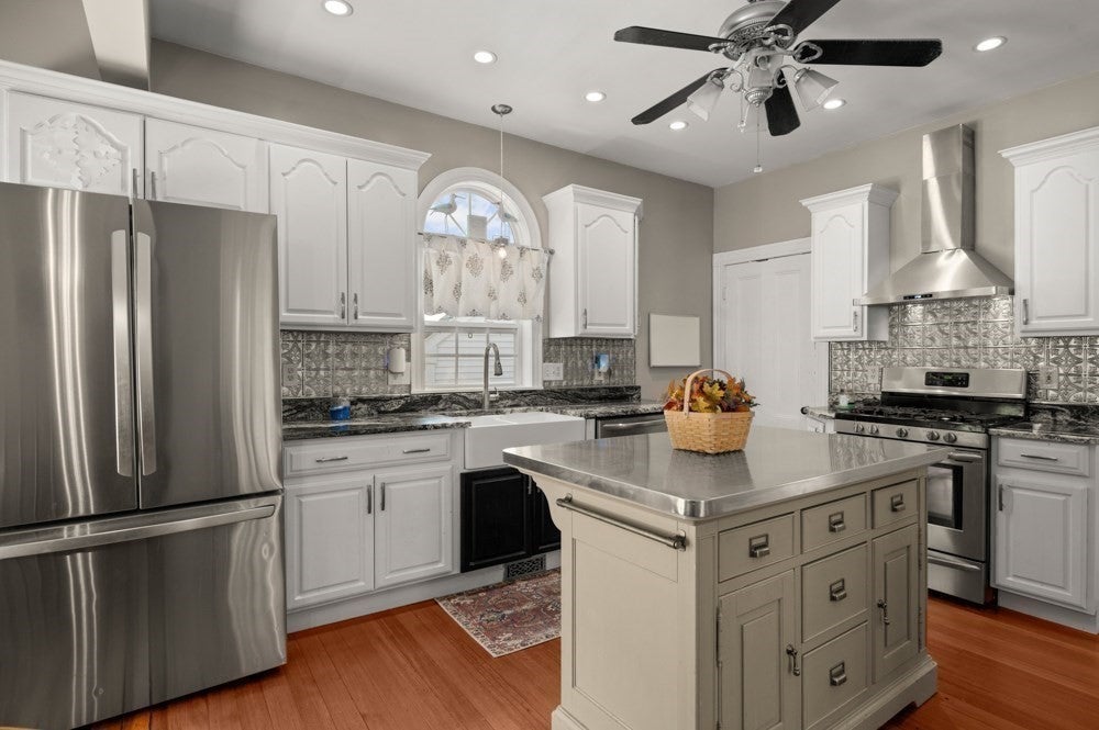 15 Perry St, Danvers, MA Photo #7