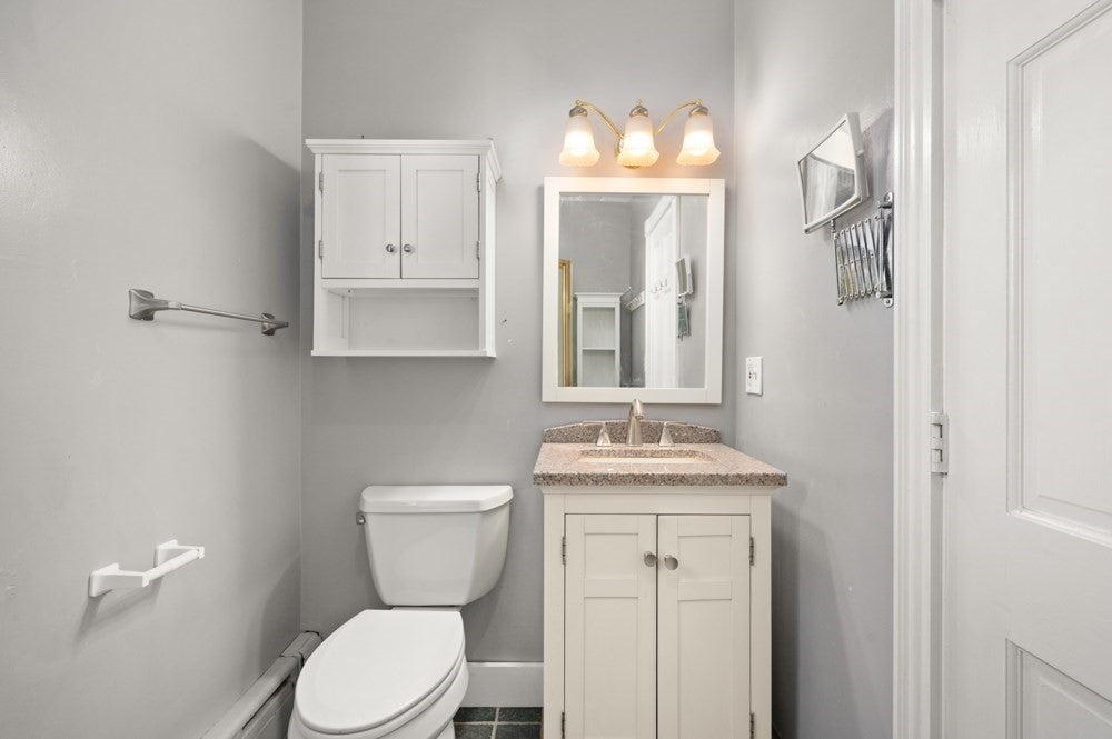 15 Perry St, Danvers, MA Photo #26