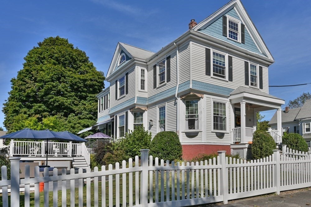 15 Perry St, Danvers, MA Photo #2