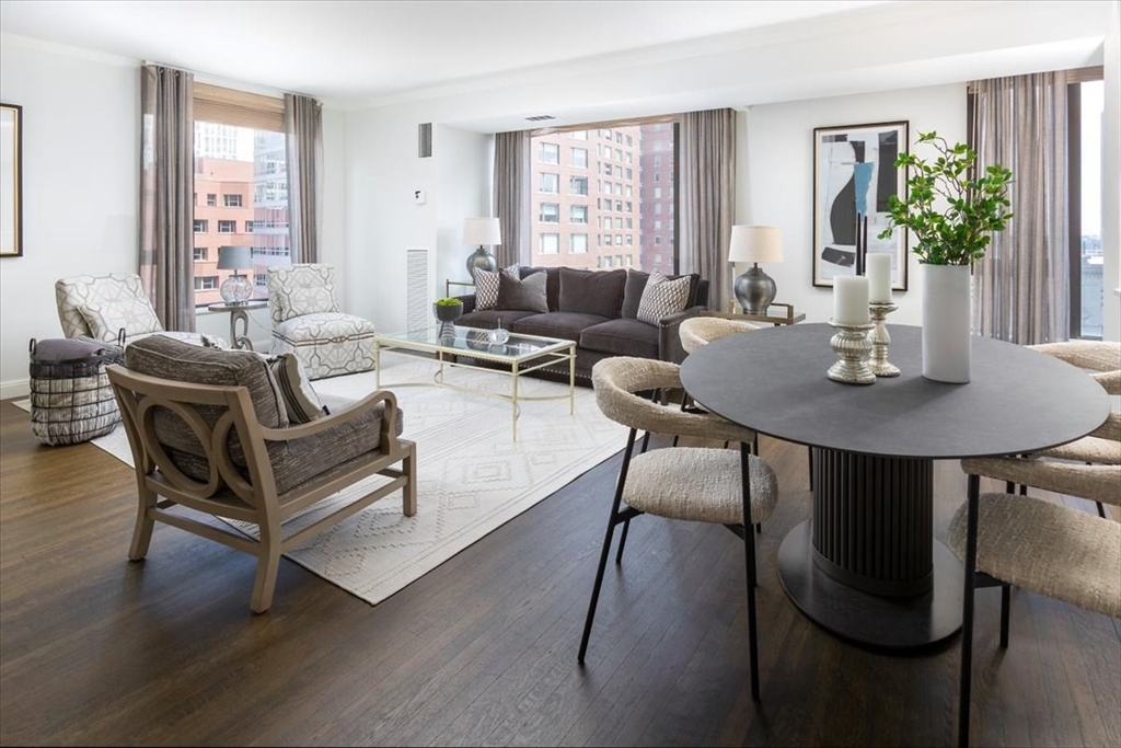 220 Boylston St 1010