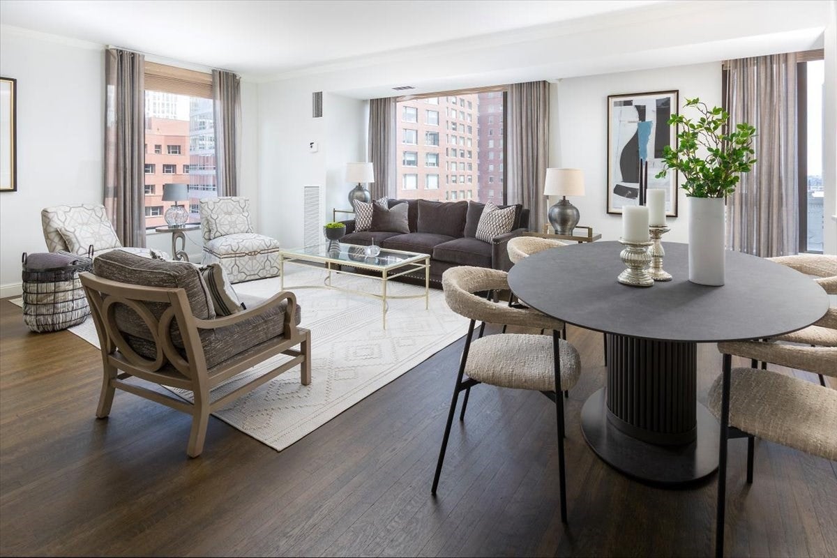 220 Boylston St 1010