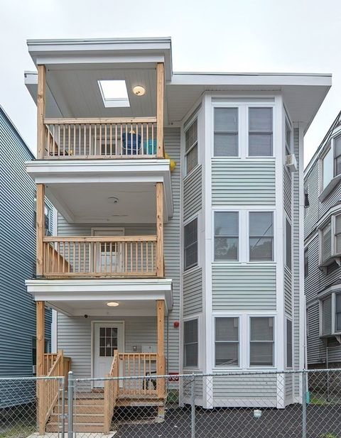 Triplex in Boston MA 35 Ellington St.jpg