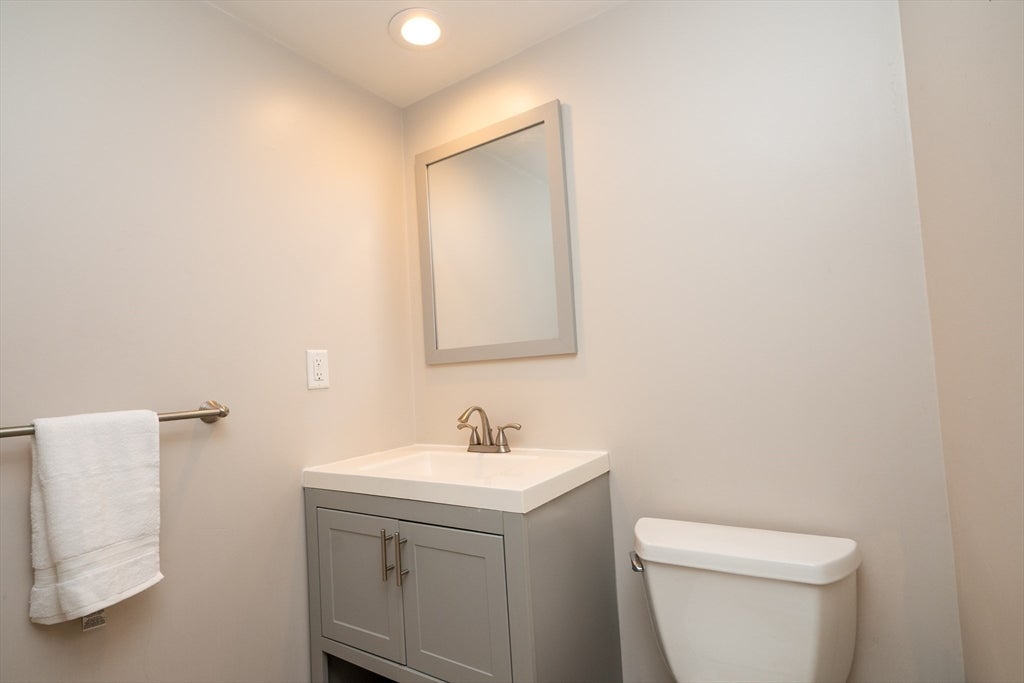 592 Poplar St, Boston, MA, 592 Poplar St, Boston, MA Photo #9