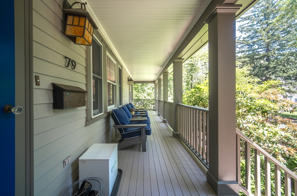 79 Henderson St