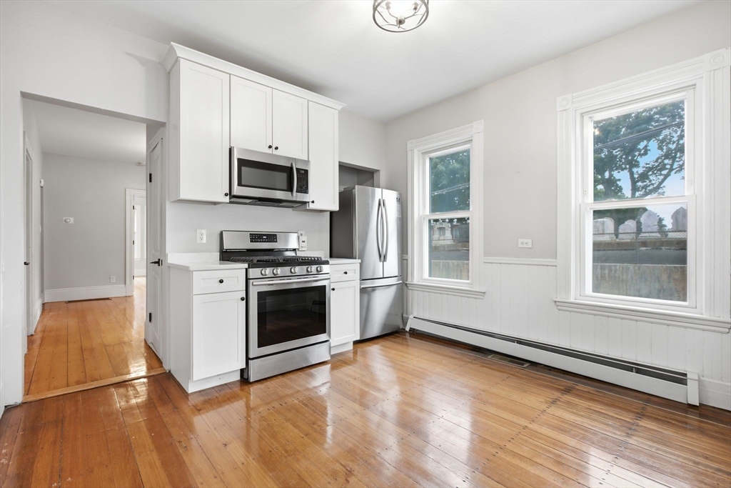 Click for 97 Horace St #1, Boston, MA slideshow