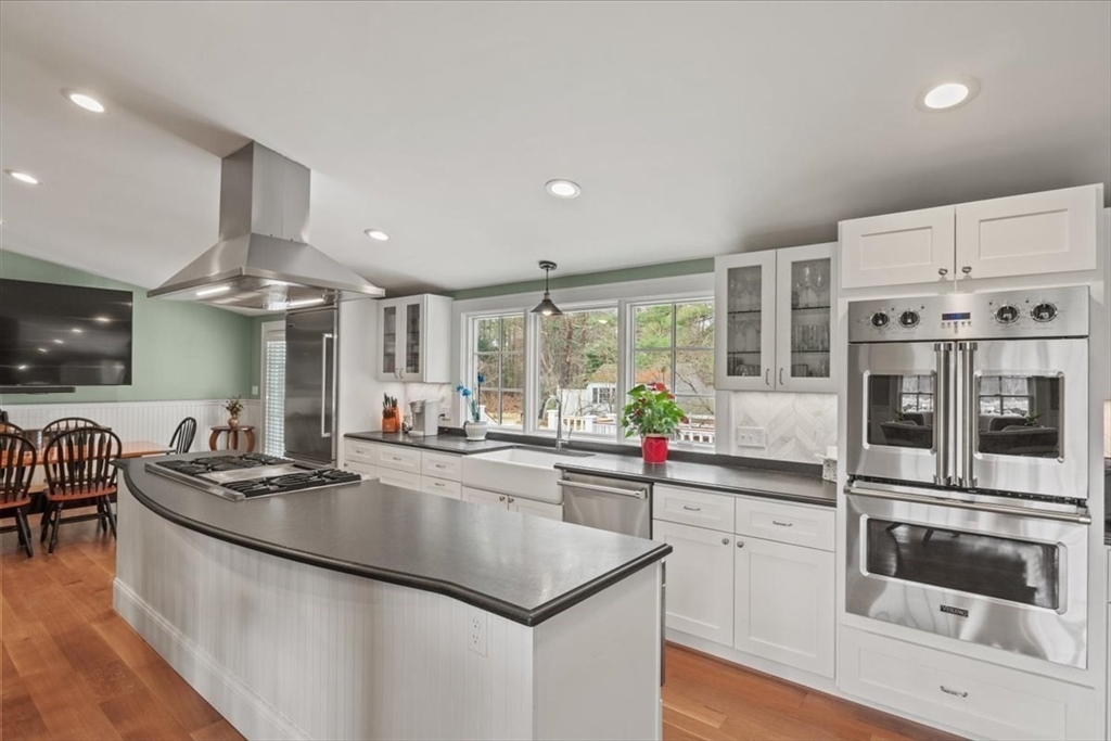 Holliston, Massachusetts 01746, United States, 3 Bedrooms Bedrooms, ,2 BathroomsBathrooms,Residential,Active,107876