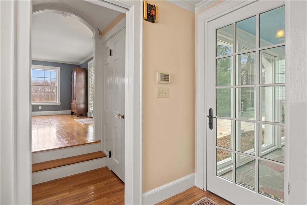 Holliston, Massachusetts 01746, United States, 3 Bedrooms Bedrooms, ,2 BathroomsBathrooms,Residential,Active,107876