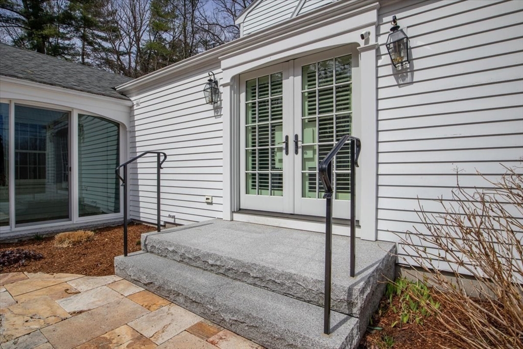 Holliston, Massachusetts 01746, United States, 3 Bedrooms Bedrooms, ,2 BathroomsBathrooms,Residential,Active,107876