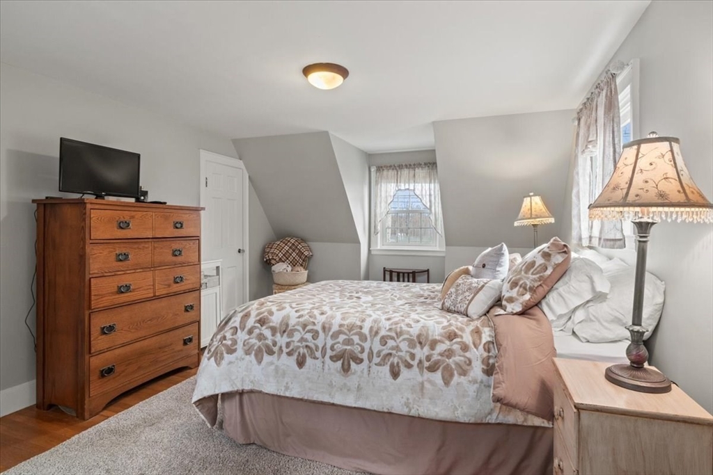 Holliston, Massachusetts 01746, United States, 3 Bedrooms Bedrooms, ,2 BathroomsBathrooms,Residential,Active,107876