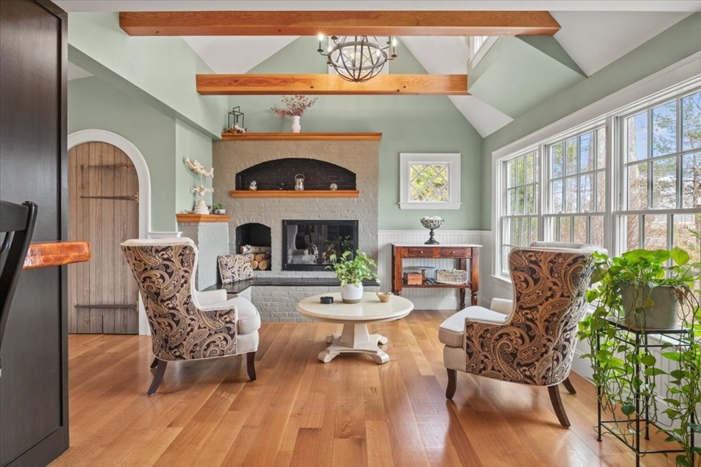 Holliston, Massachusetts 01746, United States, 3 Bedrooms Bedrooms, ,2 BathroomsBathrooms,Residential,Active,107876