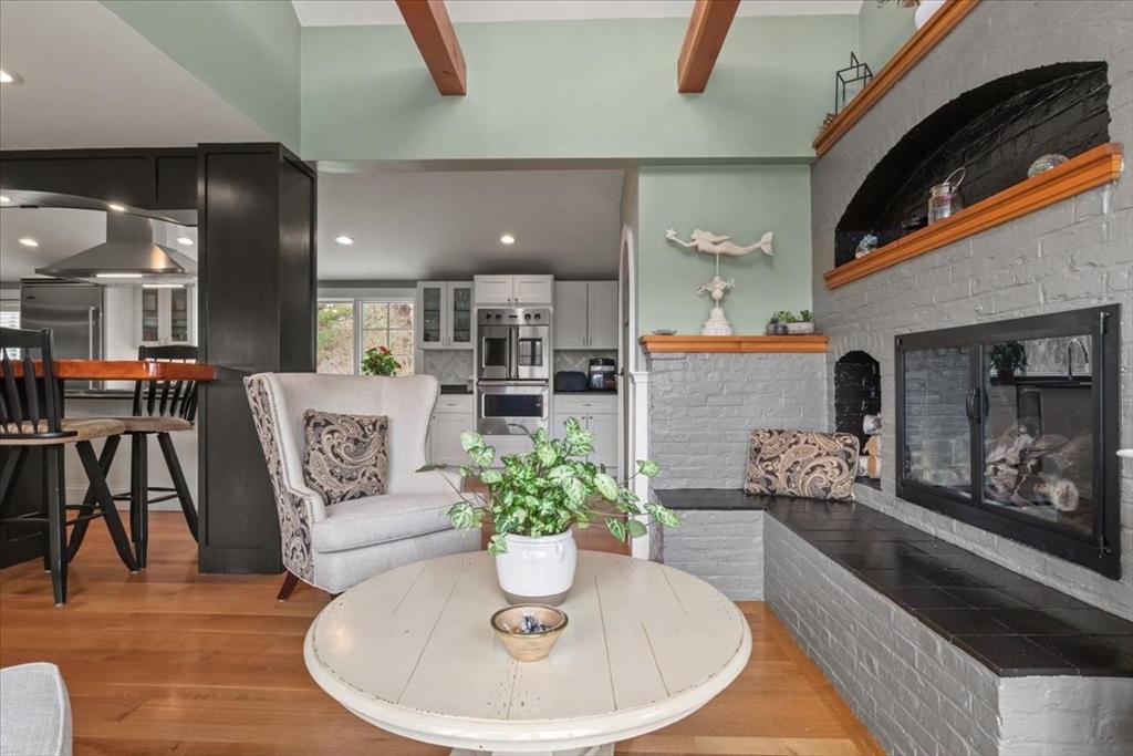 Holliston, Massachusetts 01746, United States, 3 Bedrooms Bedrooms, ,2 BathroomsBathrooms,Residential,Active,107876