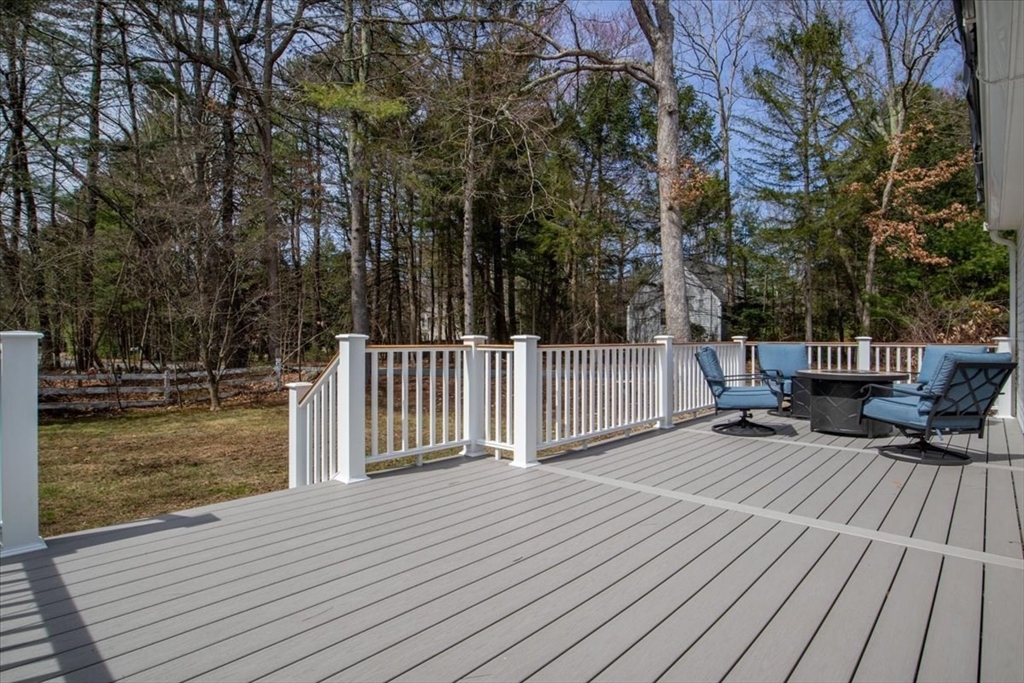 Holliston, Massachusetts 01746, United States, 3 Bedrooms Bedrooms, ,2 BathroomsBathrooms,Residential,Active,107876