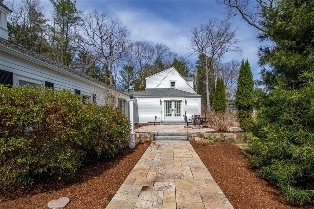 Holliston, Massachusetts 01746, United States, 3 Bedrooms Bedrooms, ,2 BathroomsBathrooms,Residential,Active,107876