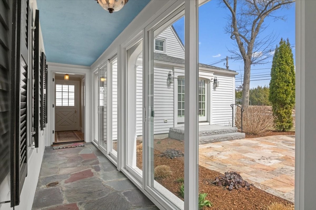 Holliston, Massachusetts 01746, United States, 3 Bedrooms Bedrooms, ,2 BathroomsBathrooms,Residential,Active,107876