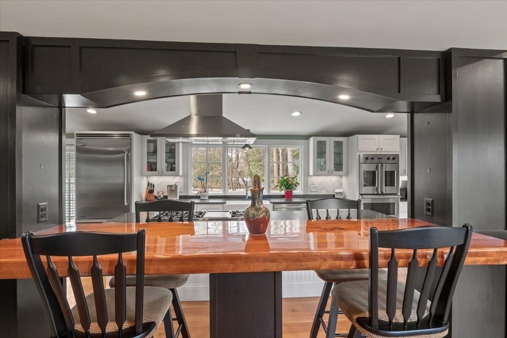 Holliston, Massachusetts 01746, United States, 3 Bedrooms Bedrooms, ,2 BathroomsBathrooms,Residential,Active,107876