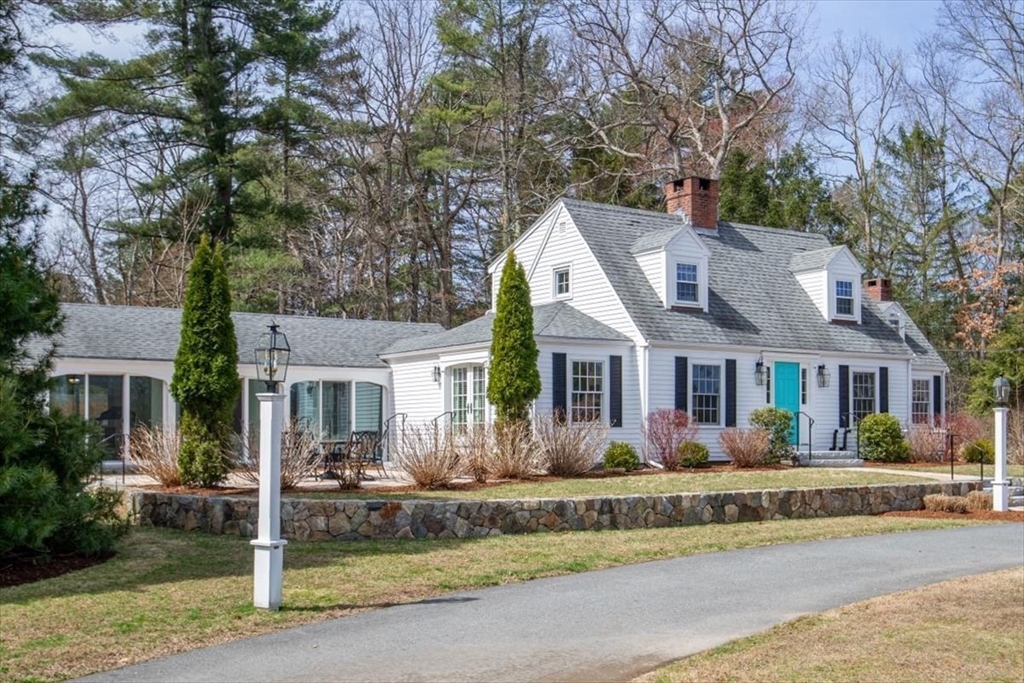 Holliston, Massachusetts 01746, United States, 3 Bedrooms Bedrooms, ,2 BathroomsBathrooms,Residential,Active,107876