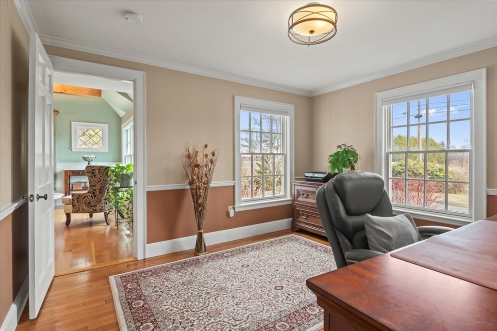 Holliston, Massachusetts 01746, United States, 3 Bedrooms Bedrooms, ,2 BathroomsBathrooms,Residential,Active,107876