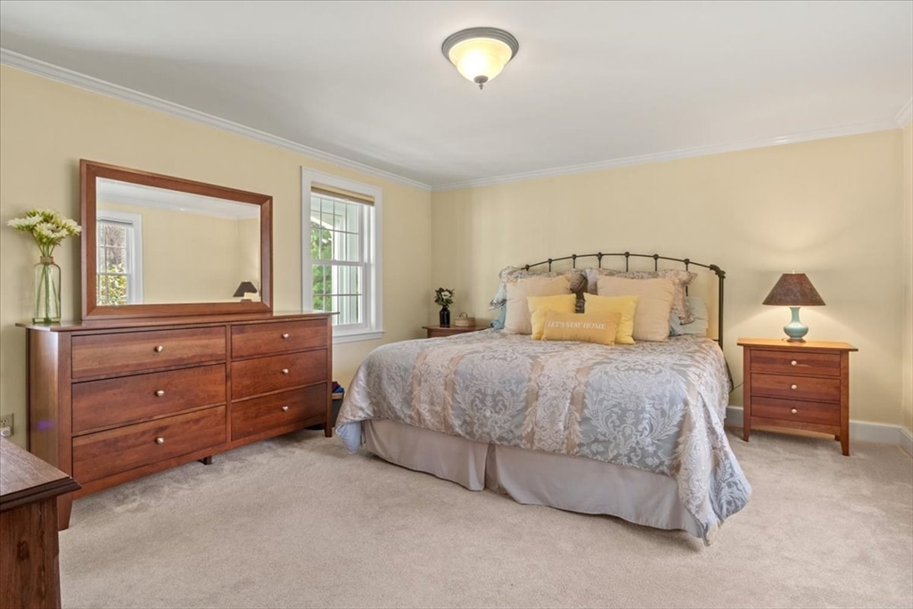 Holliston, Massachusetts 01746, United States, 3 Bedrooms Bedrooms, ,2 BathroomsBathrooms,Residential,Active,107876