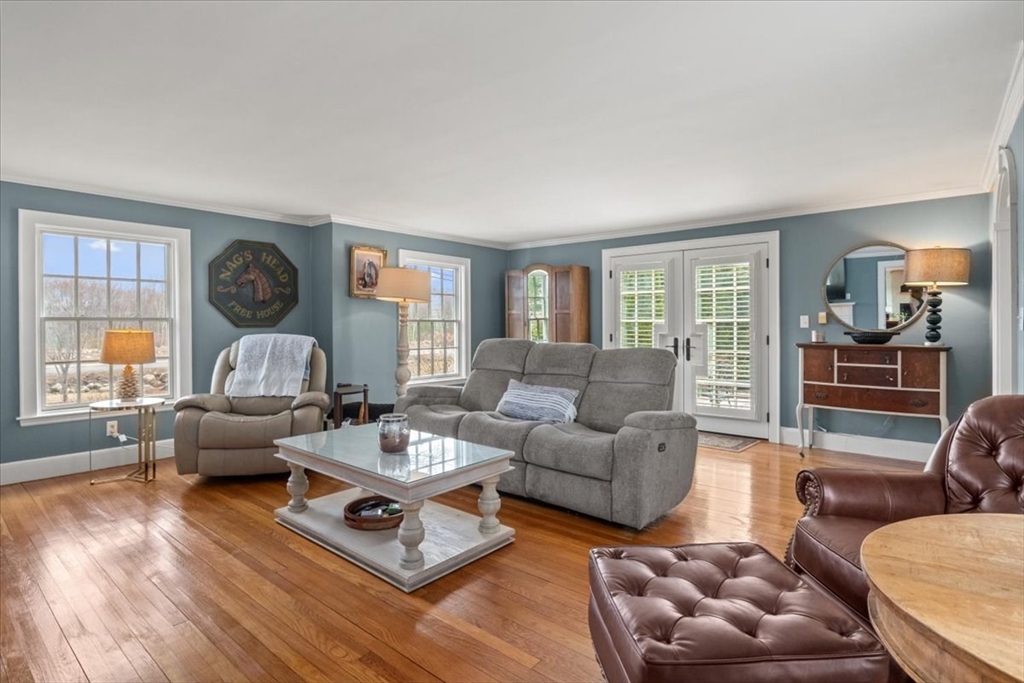 Holliston, Massachusetts 01746, United States, 3 Bedrooms Bedrooms, ,2 BathroomsBathrooms,Residential,Active,107876