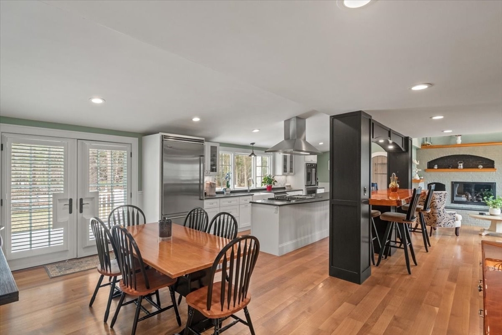 Holliston, Massachusetts 01746, United States, 3 Bedrooms Bedrooms, ,2 BathroomsBathrooms,Residential,Active,107876