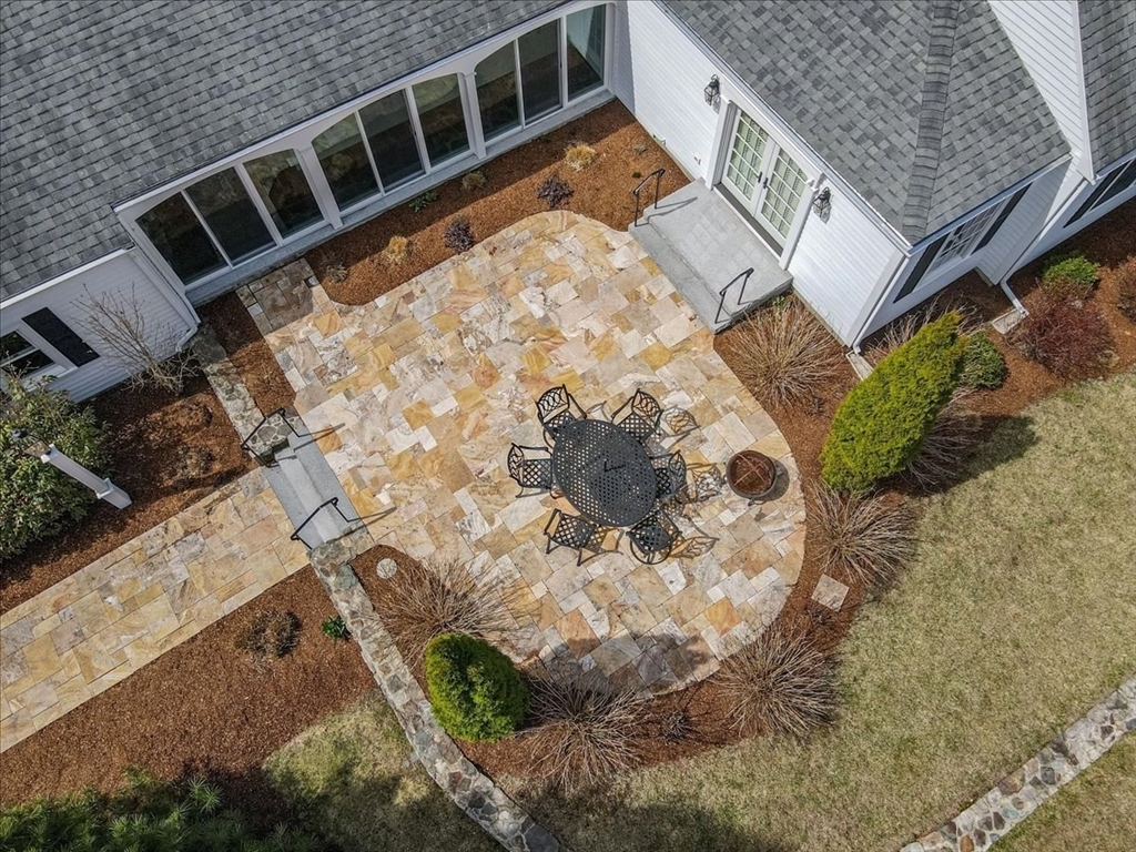 Holliston, Massachusetts 01746, United States, 3 Bedrooms Bedrooms, ,2 BathroomsBathrooms,Residential,Active,107876