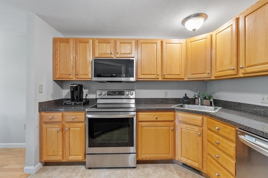 35 Green Briar Rd #35, Fitchburg, MA, 35 Green Briar Rd #35, Fitchburg, MA Photo #11