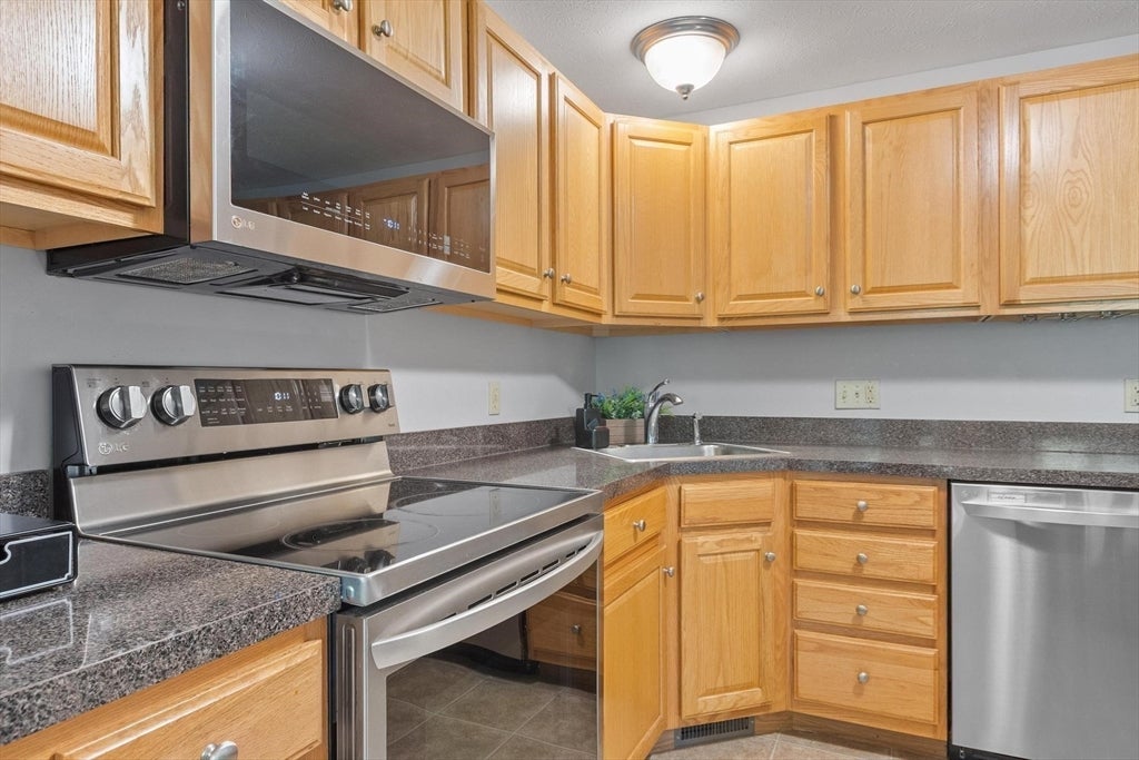 35 Green Briar Rd #35, Fitchburg, MA, 35 Green Briar Rd #35, Fitchburg, MA Photo #12