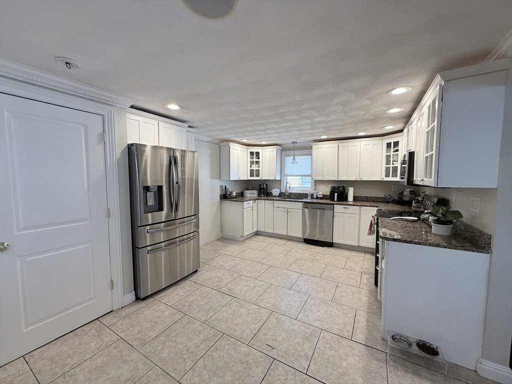 32 Bennett Ave