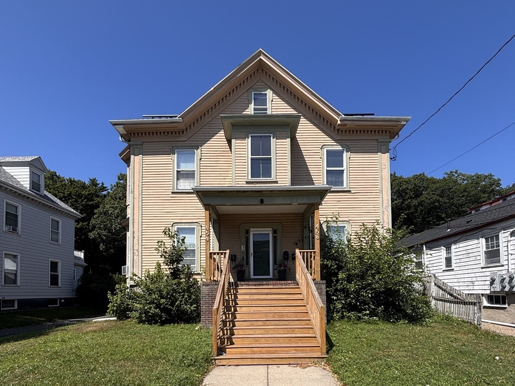 Click for 456 Highland Ave #A, Malden, MA slideshow
