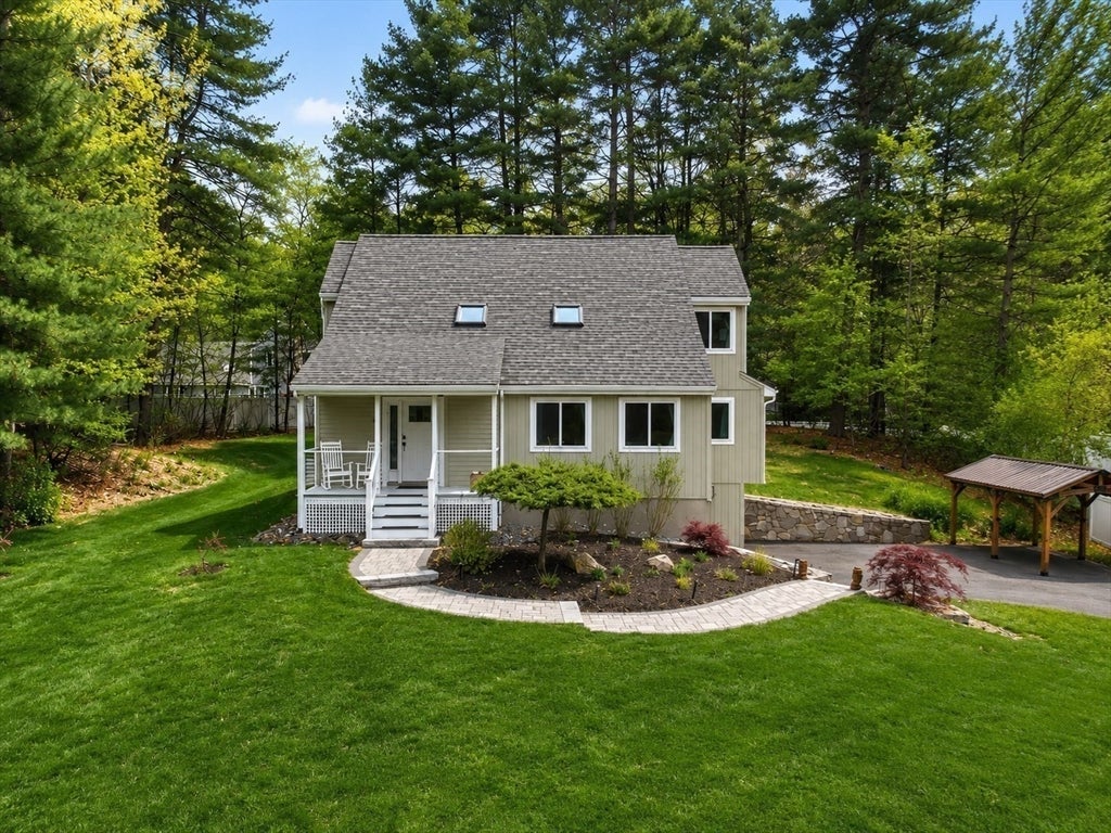 65 Briarcliff Ln