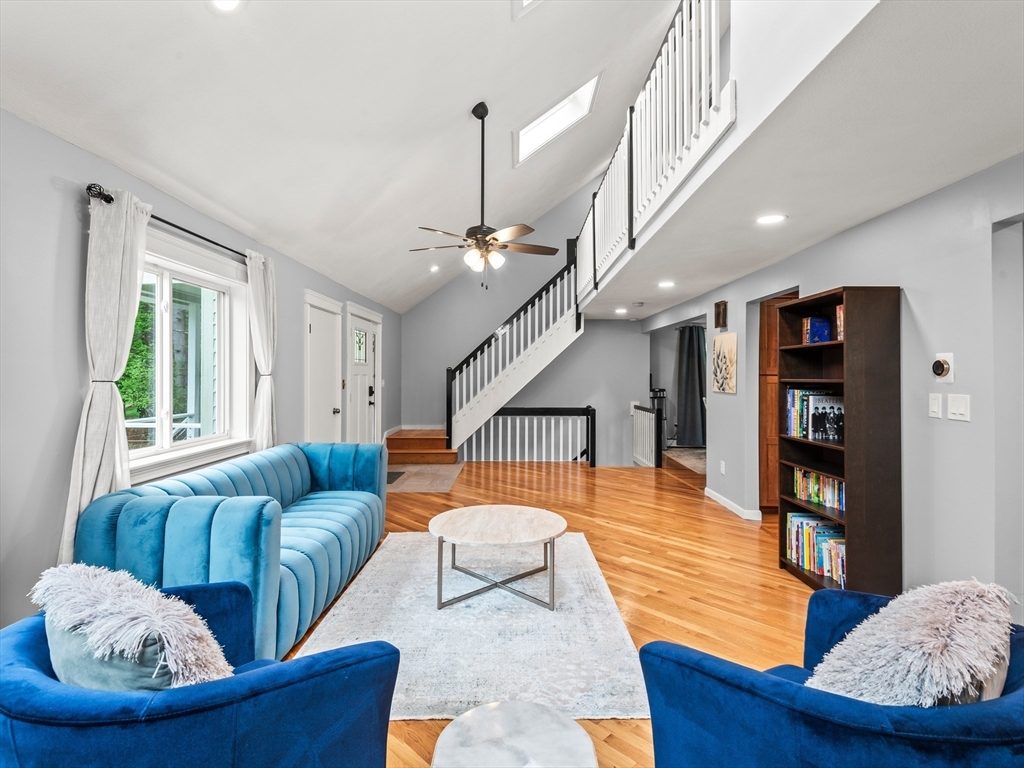 65 Briarcliff Ln, Holliston, MA Photo #6