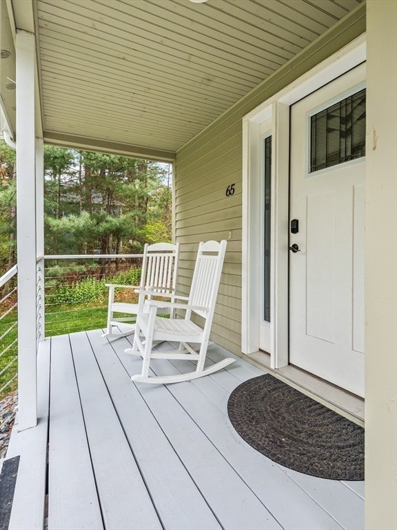 65 Briarcliff Ln
