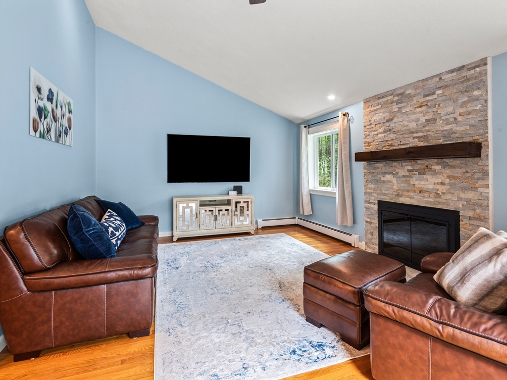 65 Briarcliff Ln, Holliston, MA Photo #18