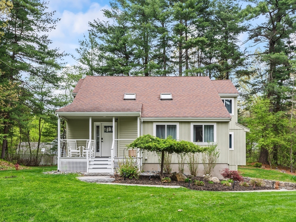 65 Briarcliff Ln