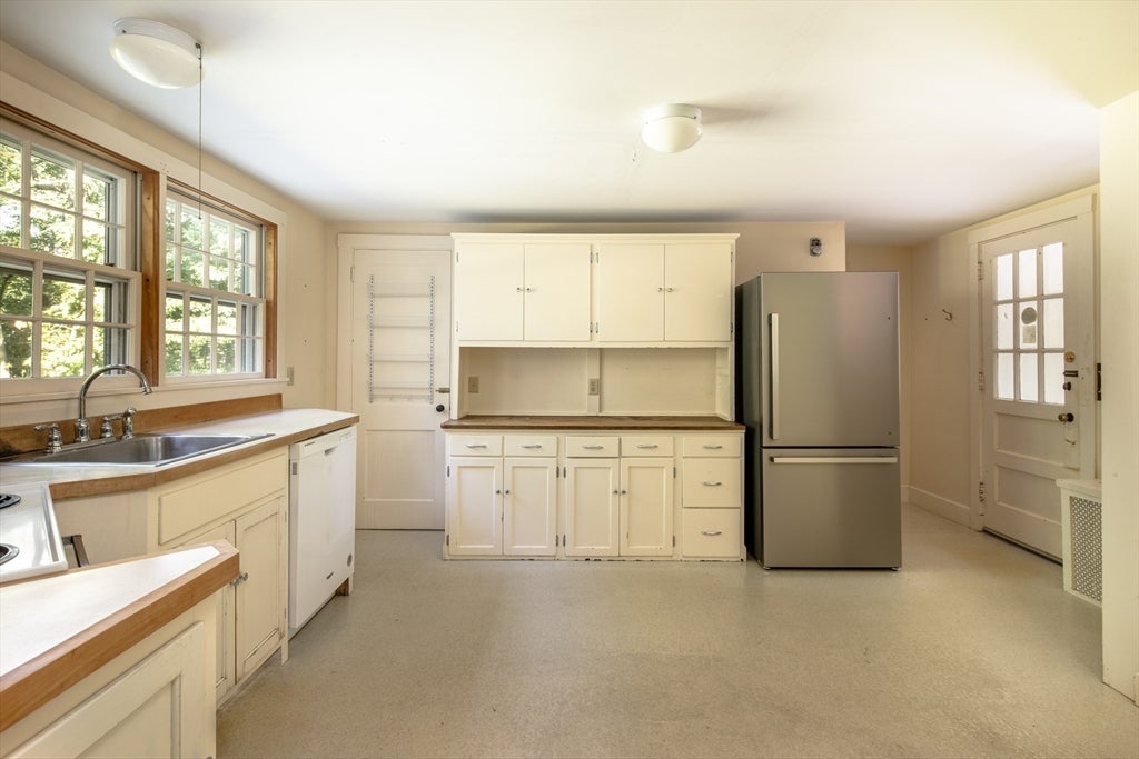 92 Front St, Marion, MA Photo #18