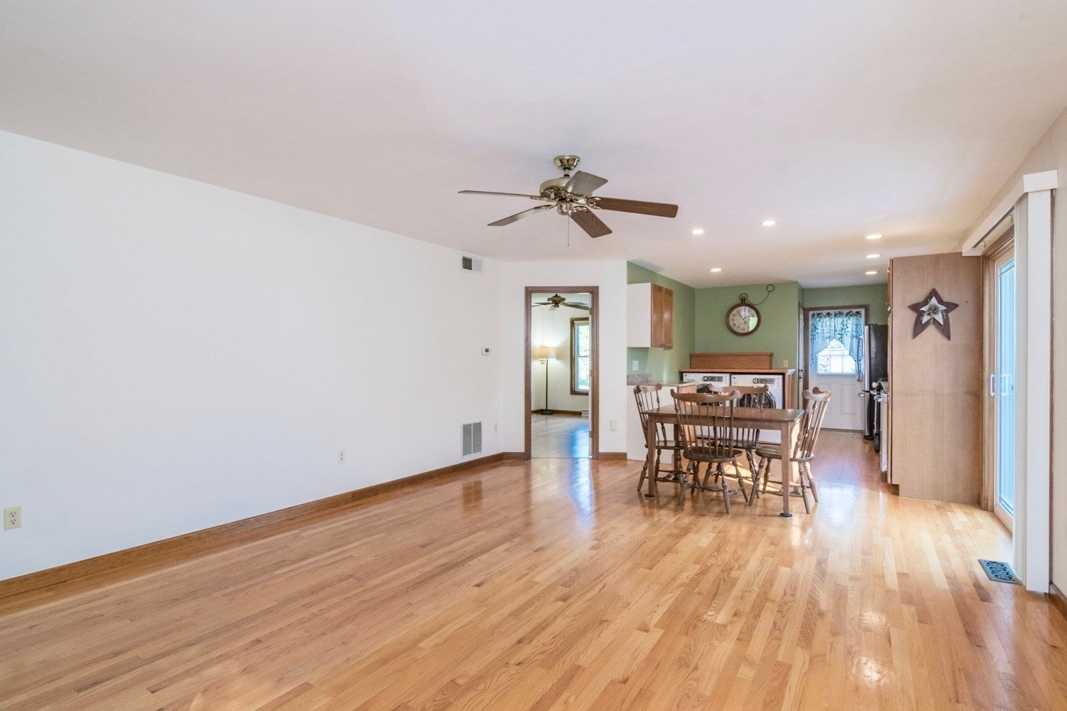 303 Alvord Pl #303, South Hadley, MA, 303 Alvord Pl #303, South Hadley, MA Photo #4