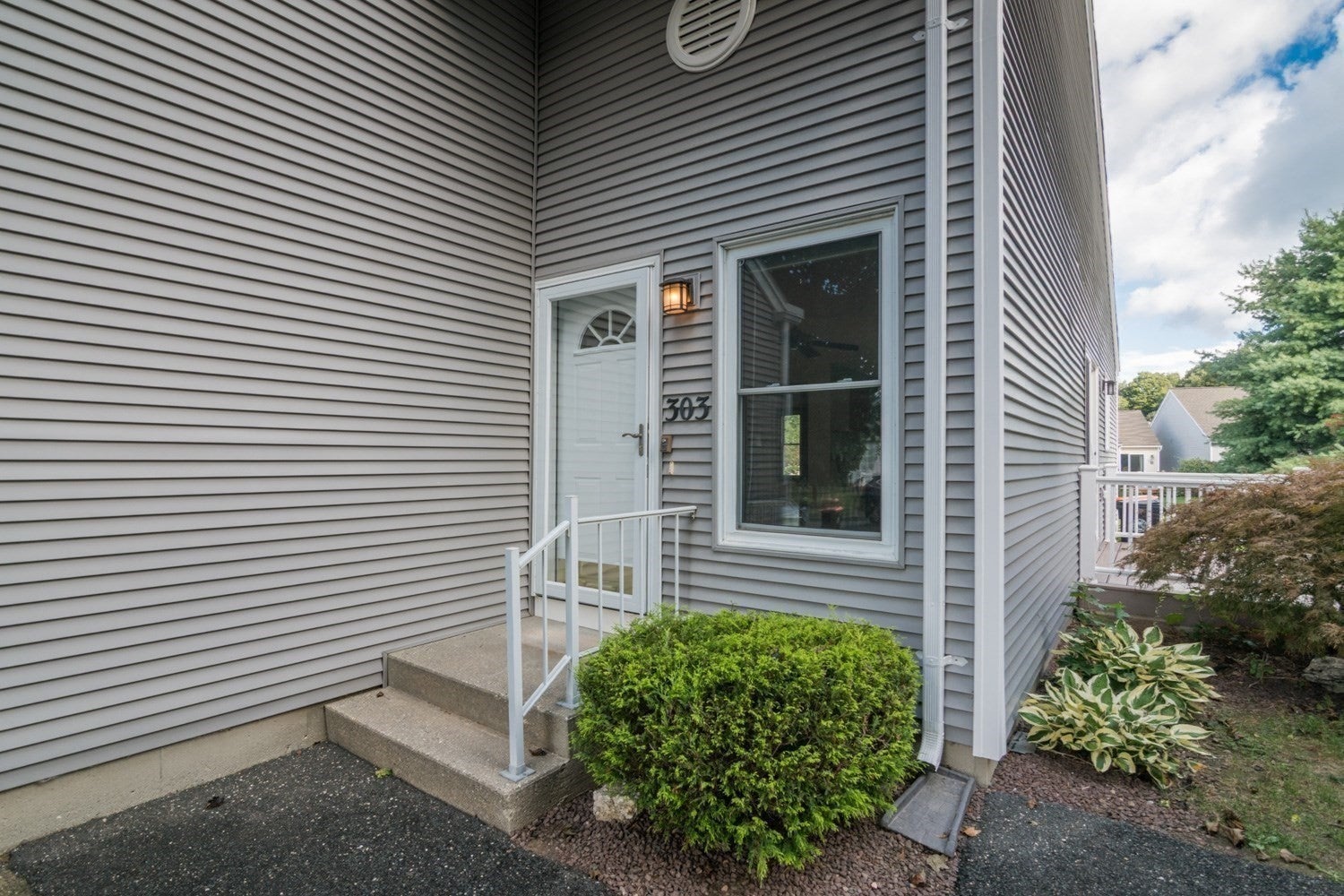 303 Alvord Pl #303, South Hadley, MA, 303 Alvord Pl #303, South Hadley, MA Photo #2