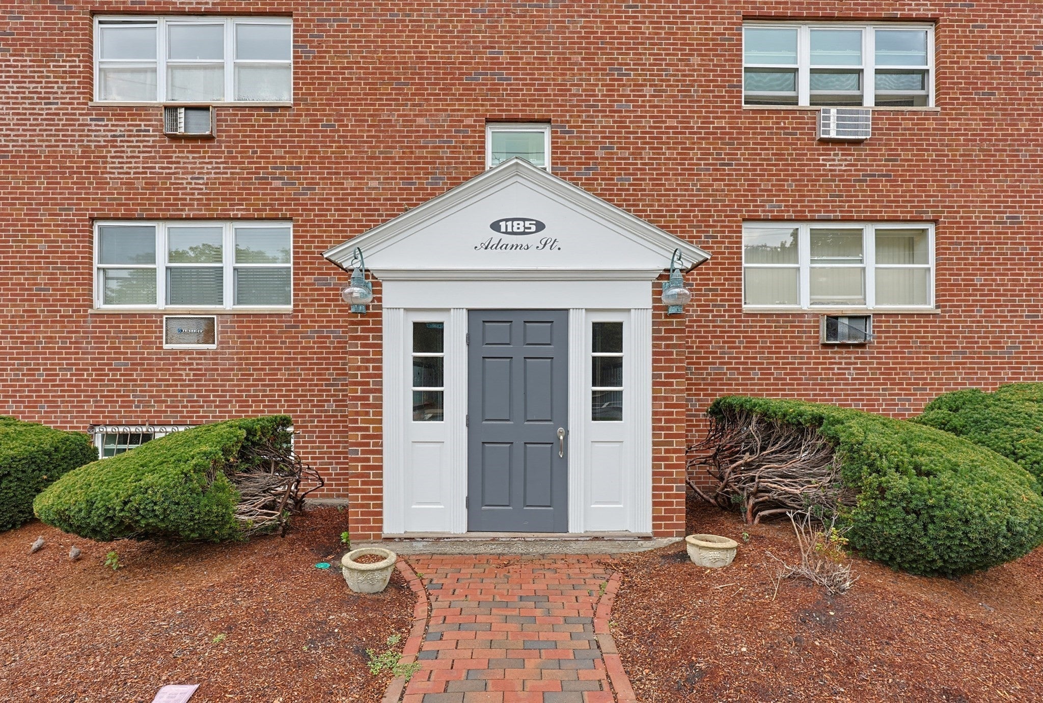 Photo of 1185 Adams St, Boston, MA