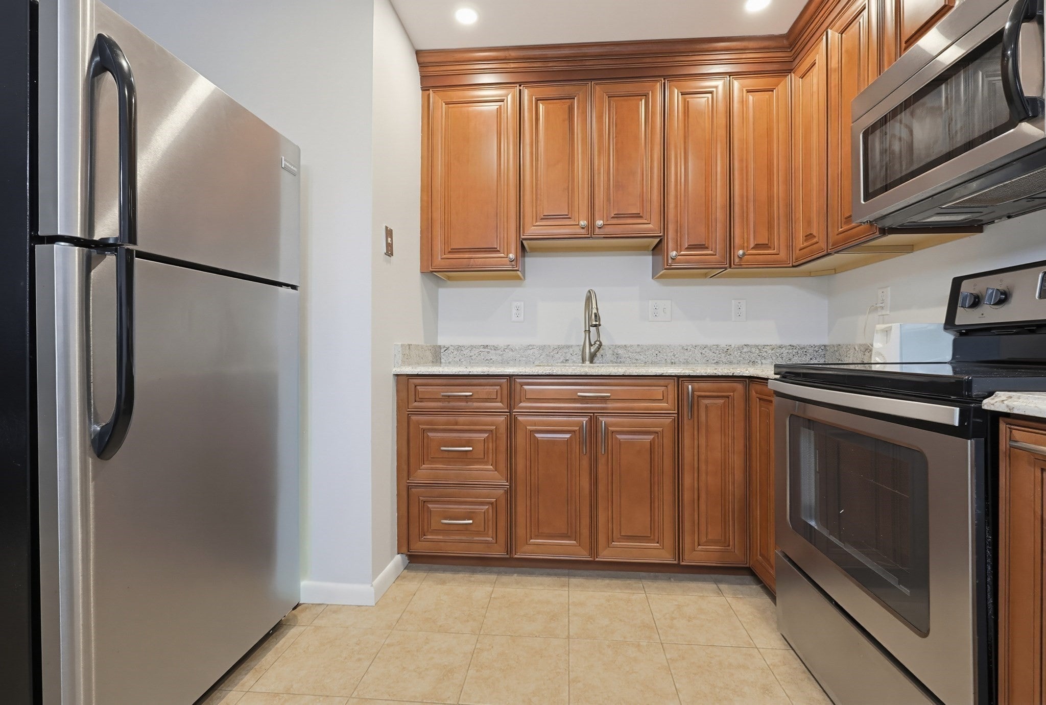 1185 Adams St 17
